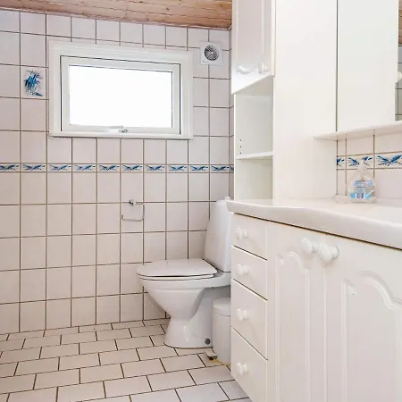 8 Person In Grenaa-by Traum
